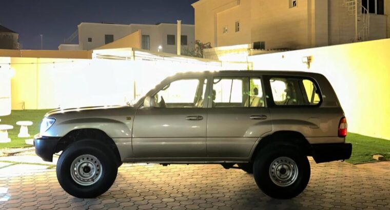 Toyota Land cruiser GXR 2005 in good condition