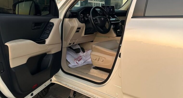 Toyota Land cruiser GXR 2022 fully loaded
