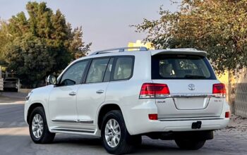 Land cruiser GXR 5.7L Gcc 2016 for sale