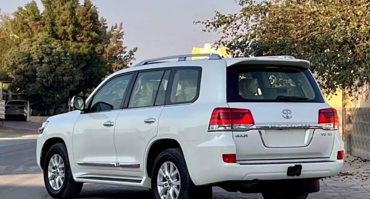 Land cruiser GXR 5.7L Gcc 2016 for sale