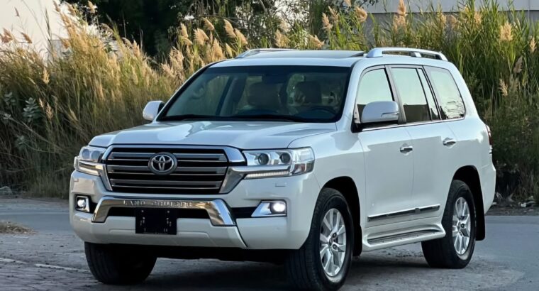 Land cruiser GXR 5.7L Gcc 2016 for sale
