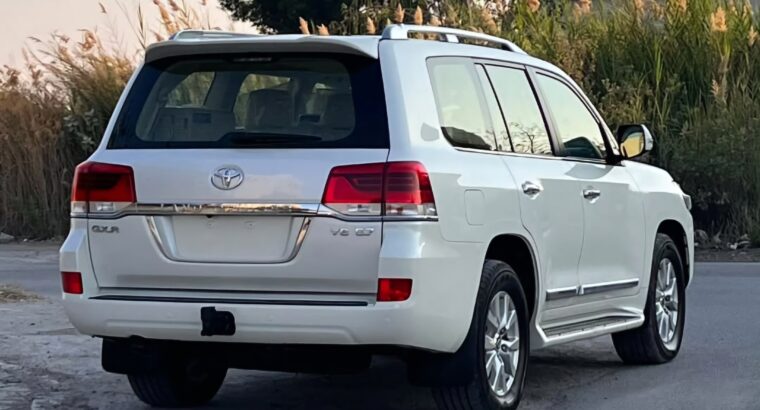 Land cruiser GXR 5.7L Gcc 2016 for sale