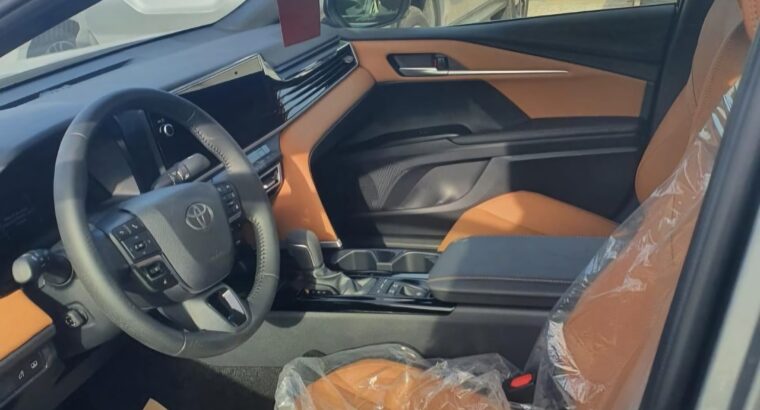Toyota Camry GLE hybrid full option 2025 Gcc