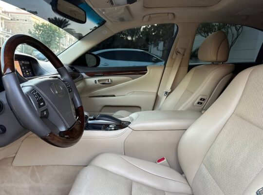 Lexus Ls460 full option 2014 USA imported