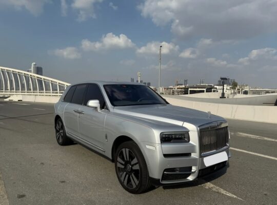 Rolls Royce Cullinan Standard 2021 Gcc