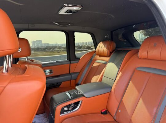 Rolls Royce Cullinan Standard 2021 Gcc
