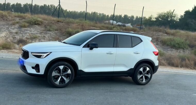 Volvo XC40 B4 full option Gcc 2024