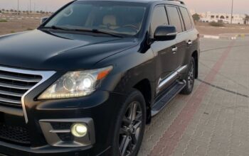 LEXUS LX570 S 2014 gcc in good condition