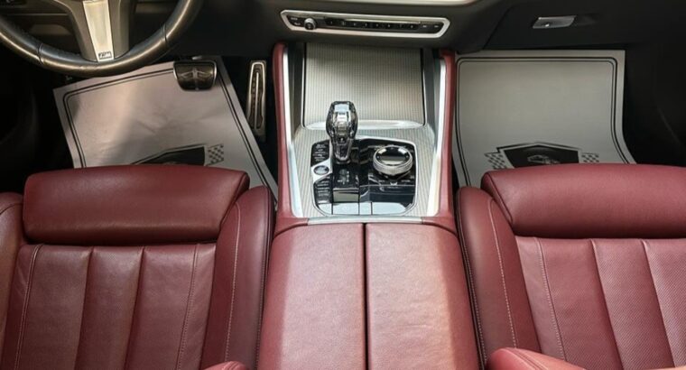 BMW X6 M50i full option 2021 Gcc