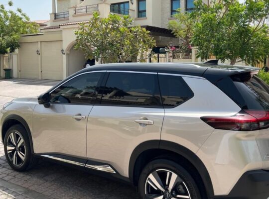 Nissan X trail SL full option Gcc 2025