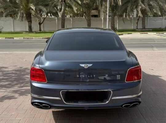 Bentley flying spur 2023 Gcc full option