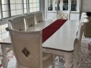 طاولة طعام 8 كراسي مع خزانة بوفيه