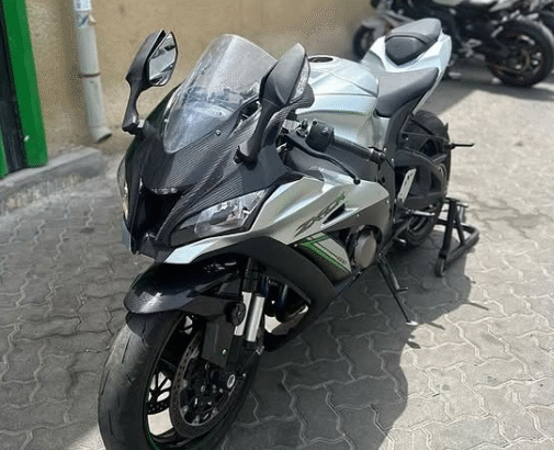Kawasaki ZX1OR 2018 In excellent condition for sal