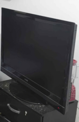 Hitachi tv 42 inch for sale