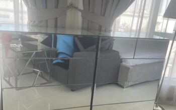 للبيع دولابين منفصلين عبارة عن ادراج تفتح باللمس