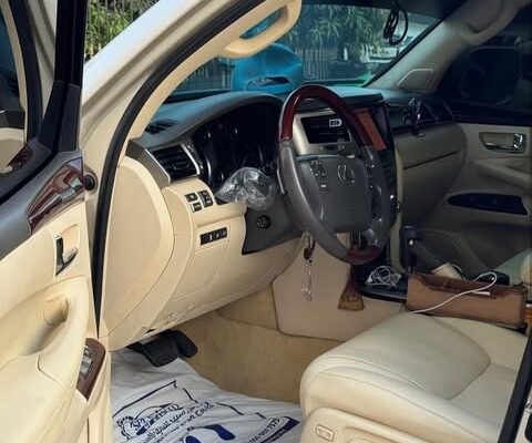 Lexus LX570 sport full option 2012 Gcc