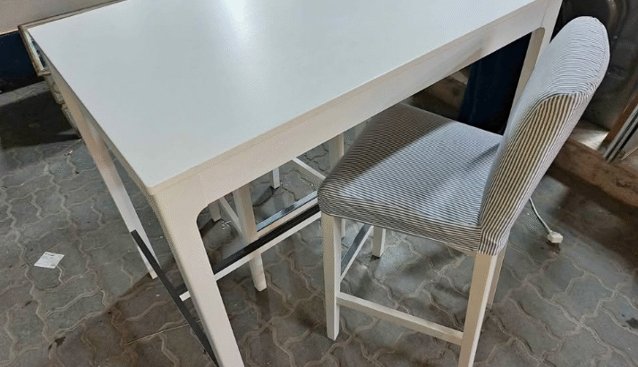 Bar table with 2 chairs For Sale