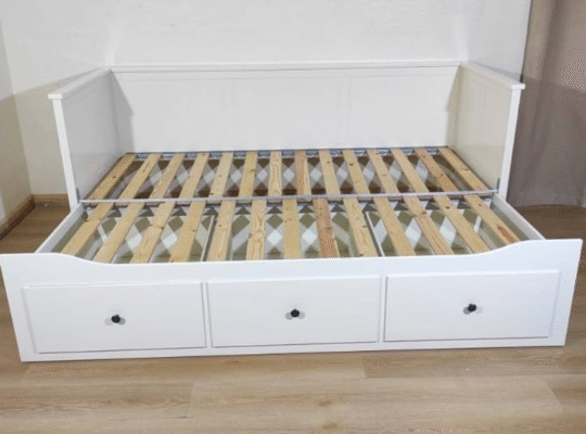 Day bed with mattress excellent condition for sale