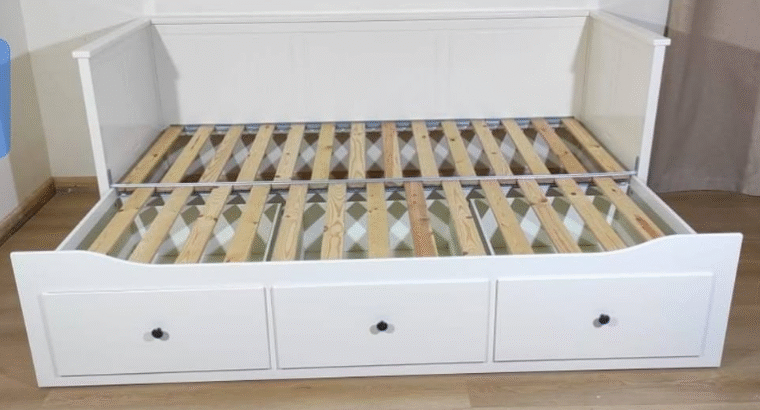 Day bed with mattress excellent condition for sale