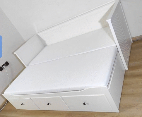 Day bed with mattress excellent condition for sale