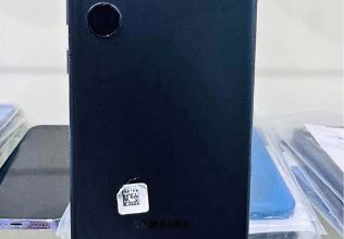 Samsung Galaxy S22 Ultra in pristine condition for