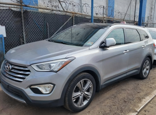 Hyundai santa fe Model 2015 In perfect condition