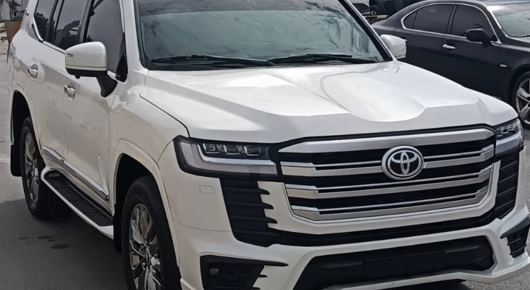 Toyota Land Cruiser 2010 gxr v8 change For Sale