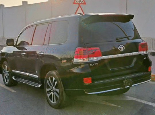 Toyota Land Cruiser gxr v8 2018 Gcc for sale