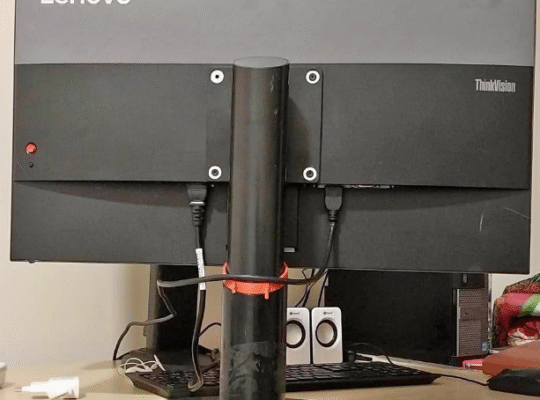 Monitor Lenovo 25 inches borderless for sale