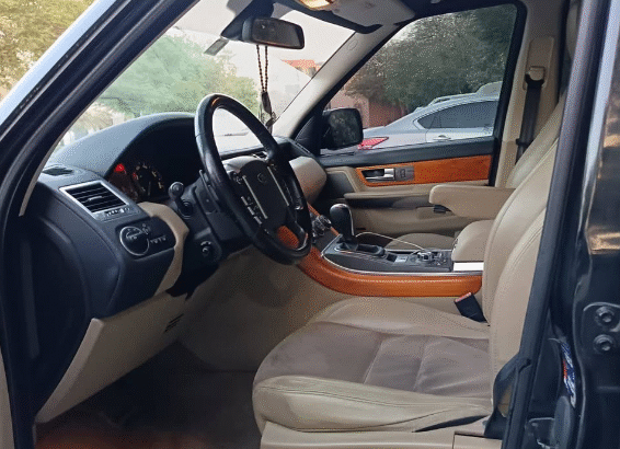 Range Rover Sport 2011 Gcc in good condition for s