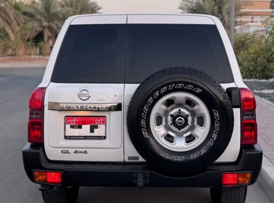 Nissan patrol safari GL 2015 Gcc