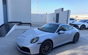 Porsche Carrera 911 fully loaded 2025