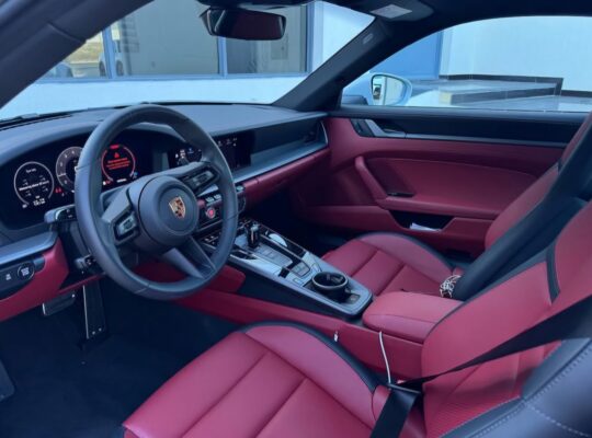 Porsche Carrera 911 fully loaded 2025