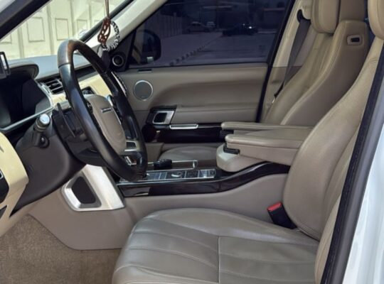 Range Rover vouge SE 2014 Gcc