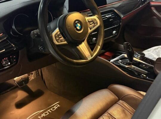 Bmw 540i full option 2017 Gcc