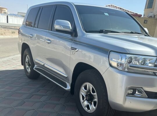 Toyota Land cruiser EXR 5.7L 2018 Gcc