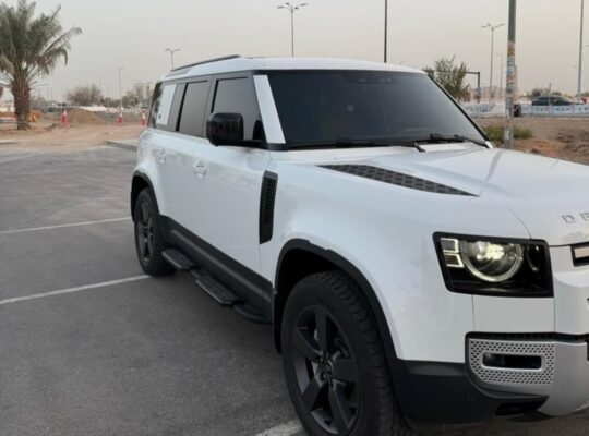 Land rover defender HSE110 Gcc 2024