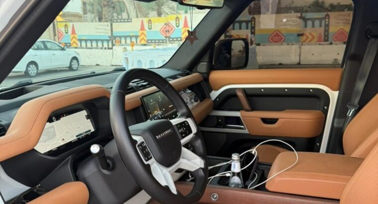 Land rover defender HSE110 Gcc 2024