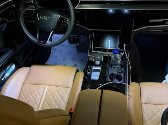Audi S8 full option 2022 Gcc