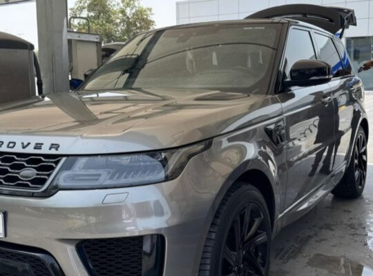 Range Rover sport SE 2018 Gcc full option