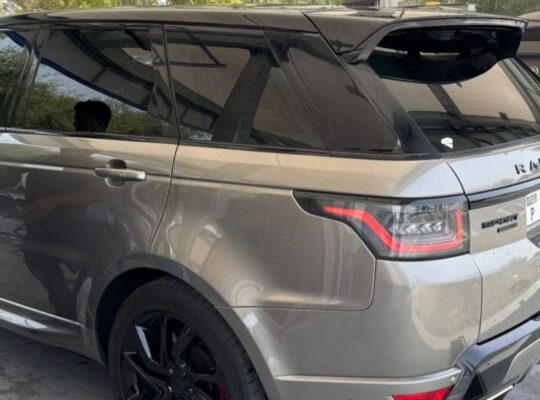 Range Rover sport SE 2018 Gcc full option