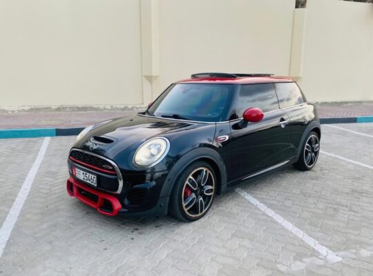 Mini Cooper S JCW 2018 Gcc for sale