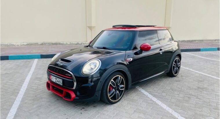 Mini Cooper S JCW 2018 Gcc for sale