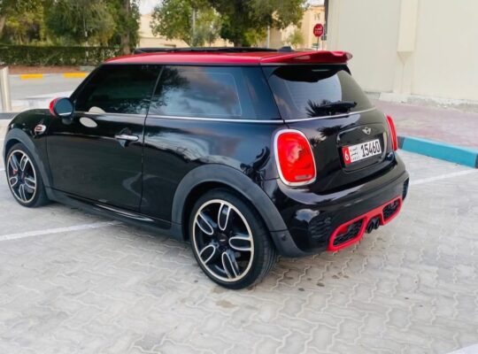 Mini Cooper S JCW 2018 Gcc for sale