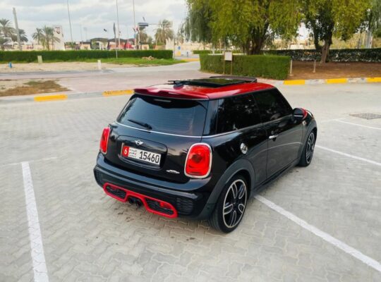 Mini Cooper S JCW 2018 Gcc for sale