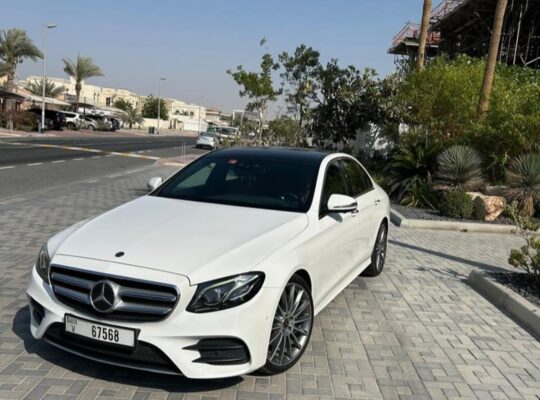Mercedes E300 EMC Gcc 2018 for sale