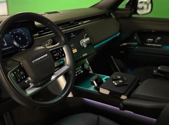Range Rover vouge SV long 2023 Gcc