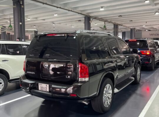Nissan Armada LE 2015 Gcc full option
