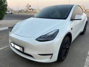Tesla model Y Long range 2023 Gcc