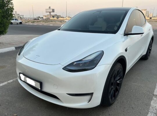 Tesla model Y Long range 2023 Gcc